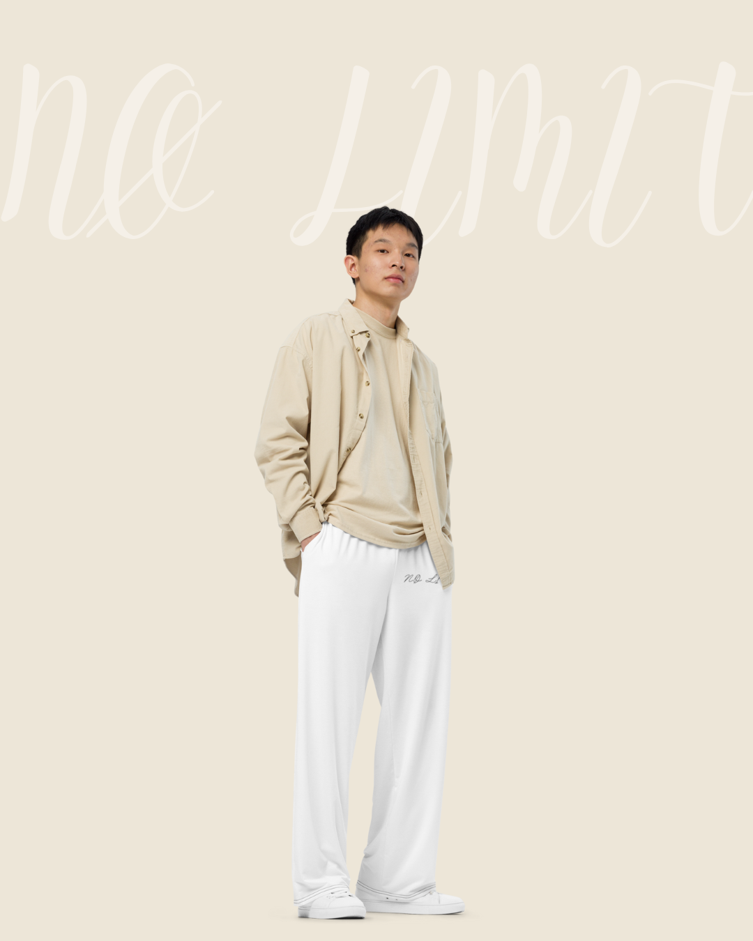 Pantalon blanc NØ LIMIT porté dans un style casual